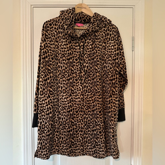 Betsey Johnson fleecy hooded nightgown - Picture 5 of 10